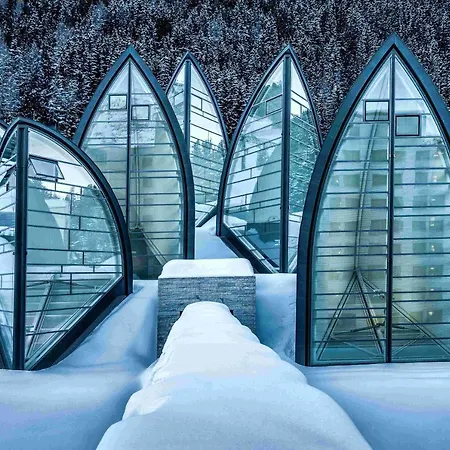 Tschuggen Grand - The Leading Of The World 아로사