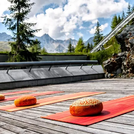 Tschuggen Grand - The Leading Of The World アローザ