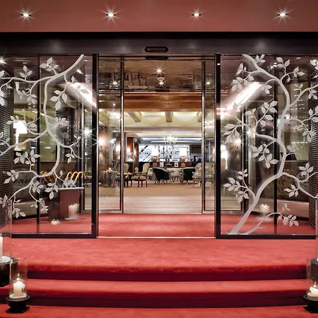 Tschuggen Grand - The Leading Of The World 아로사