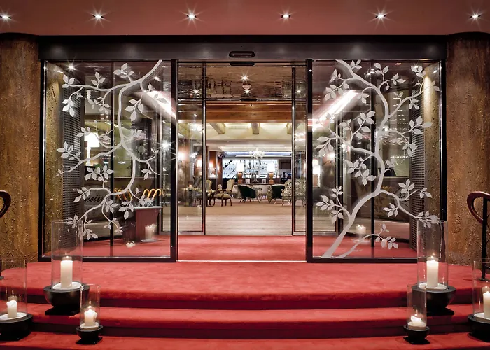 Tschuggen Grand - The Leading Of The World أروسا